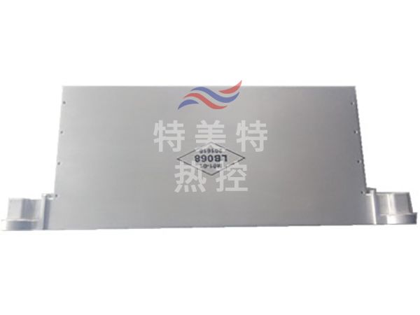 空間飛行器冷板